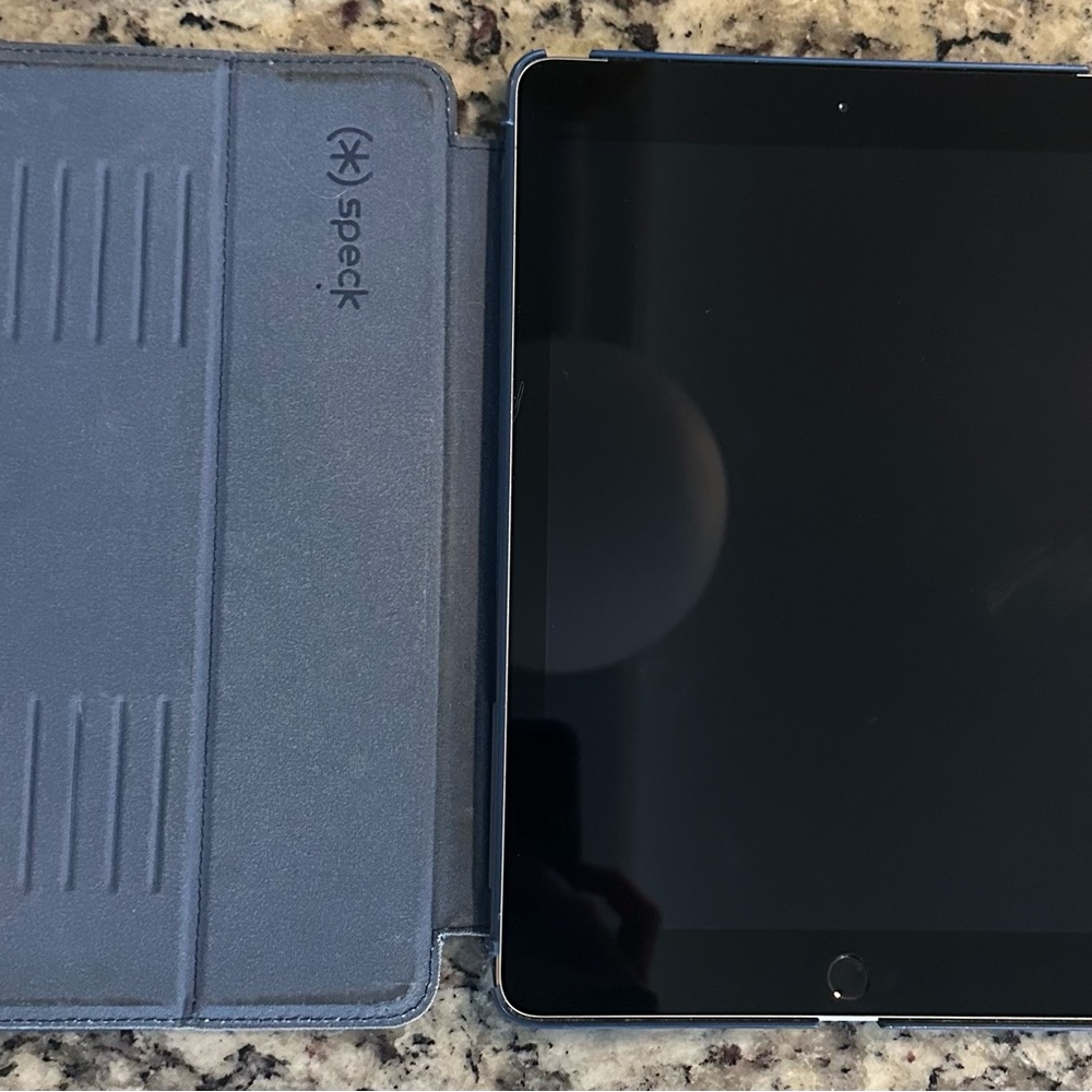 2019 IPad & Speck Blue Tablet Cover with Protective Material- USED ONLY 1x